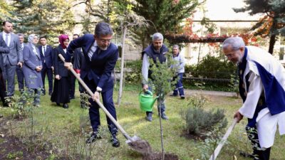 Tarım ve Orman Bakanı Yumaklı, 550 Milyon Fidan Hedefini Açıkladı